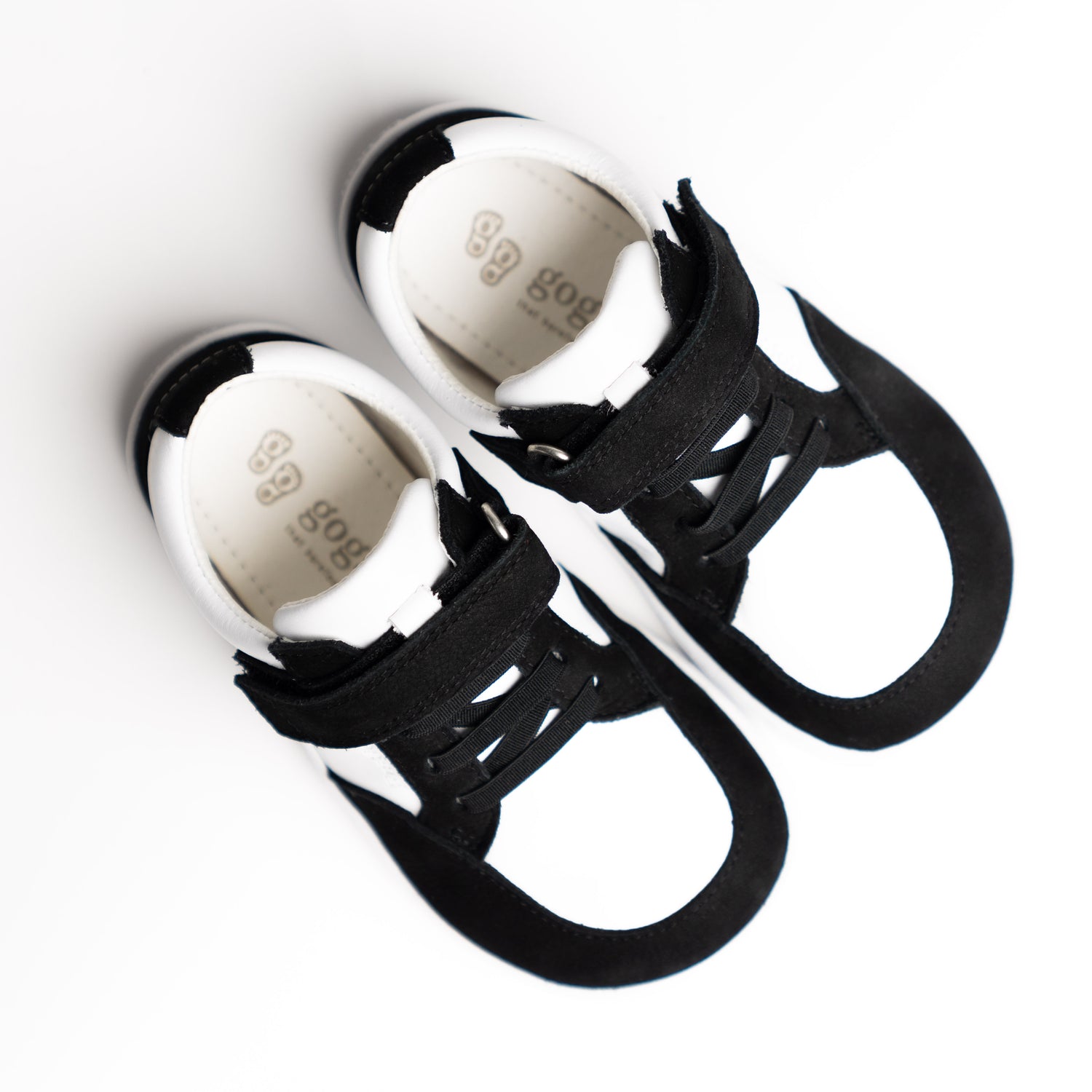 sneaker-børnesko-hvide-sorte-barfodssko-black-white