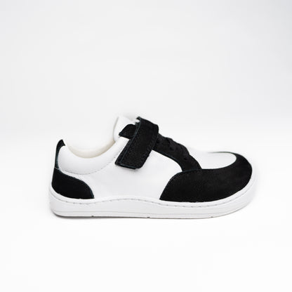 sneaker-børnesko-hvide-sorte-barfodssko-black-white